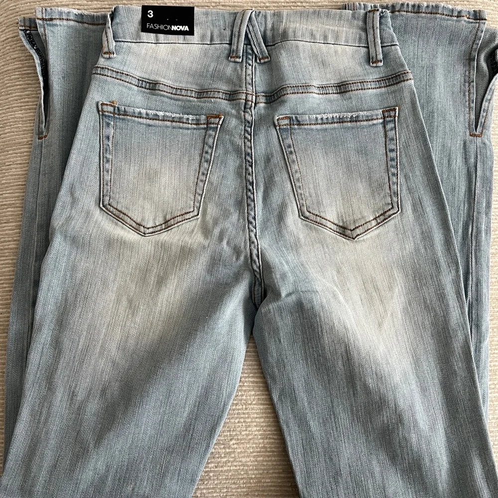 High Rise Slit Jeans - Picture 4 of 4